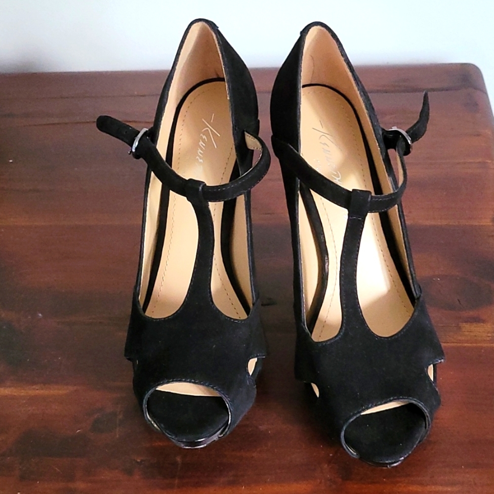 Kenneth Cole Sandals